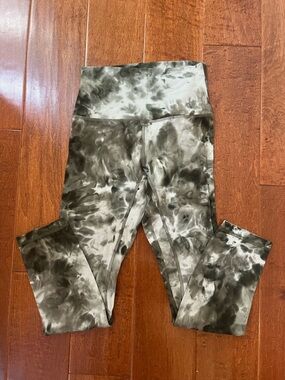 High-Waist Tie-Dye Active Leggings - green/cream color lululemon size 4